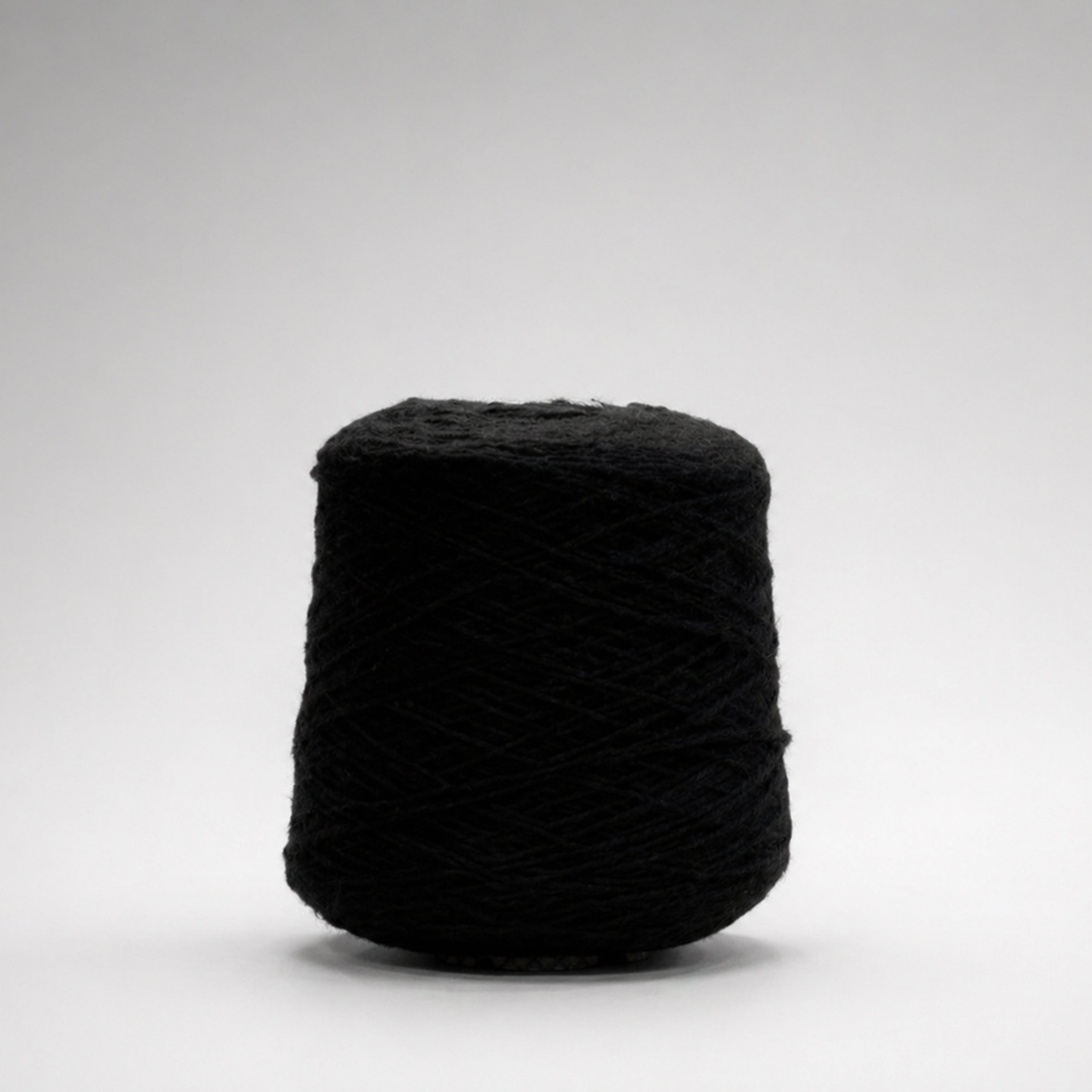 Cheekyarn Loop 8 in Asphalt — 100% recycled super bulky yarn cone, 600g, for rug tufting and textile art