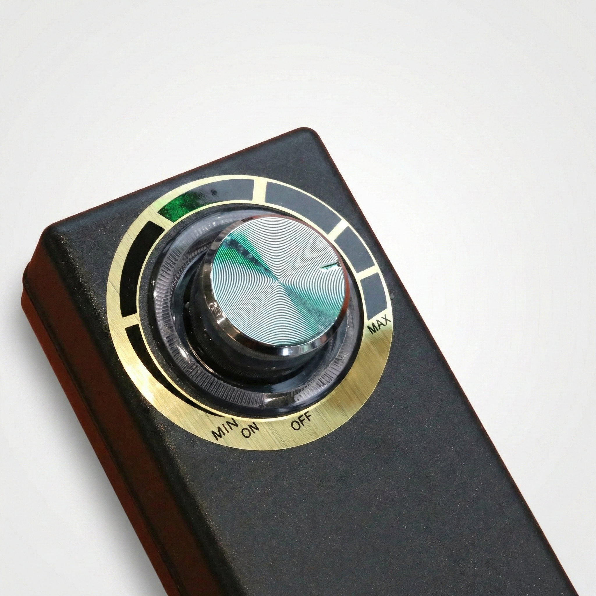 Rug Tufting Trimmer with Shearing Guide