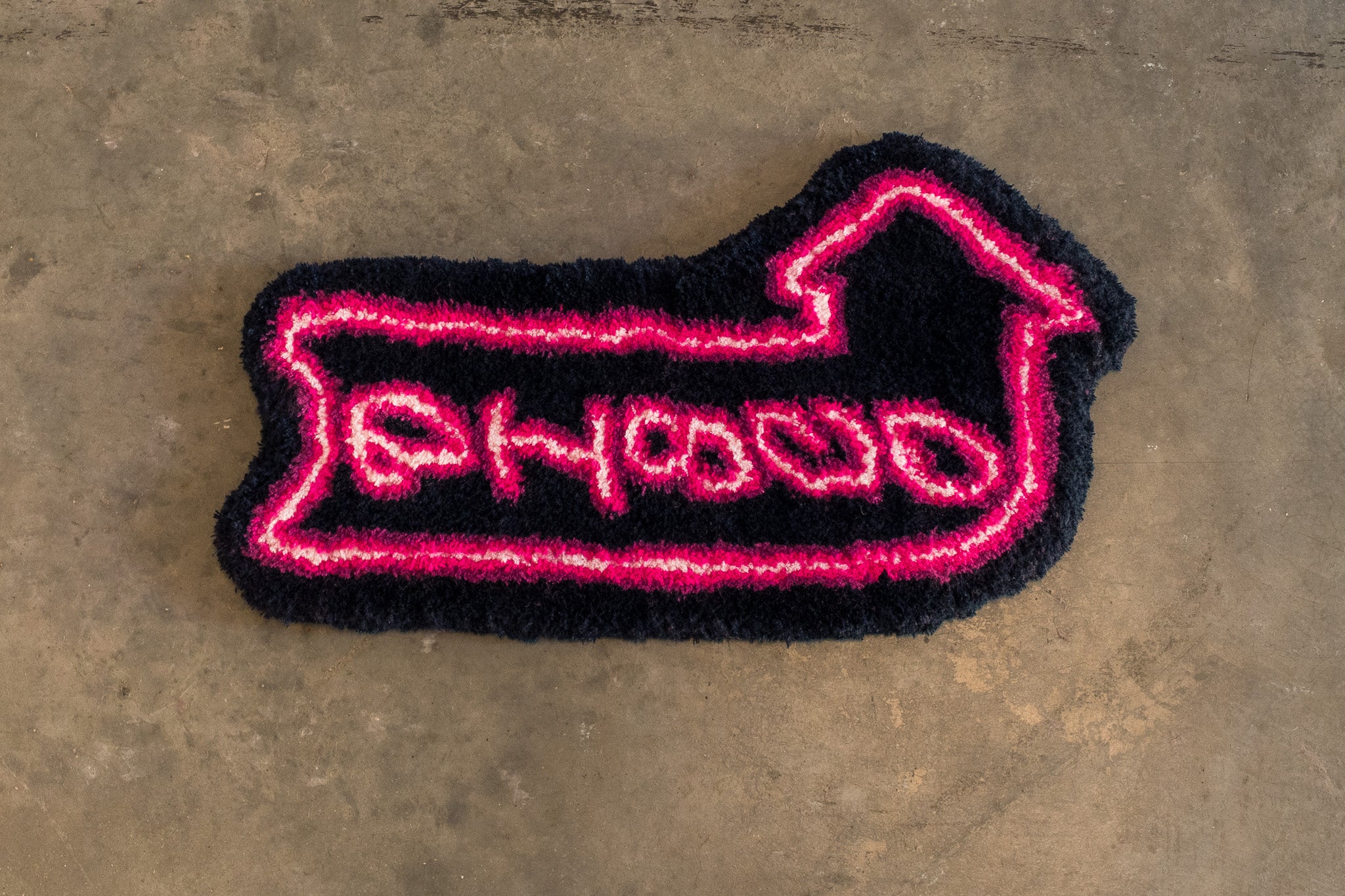 Disco Arrow Hand-Tufted Rug