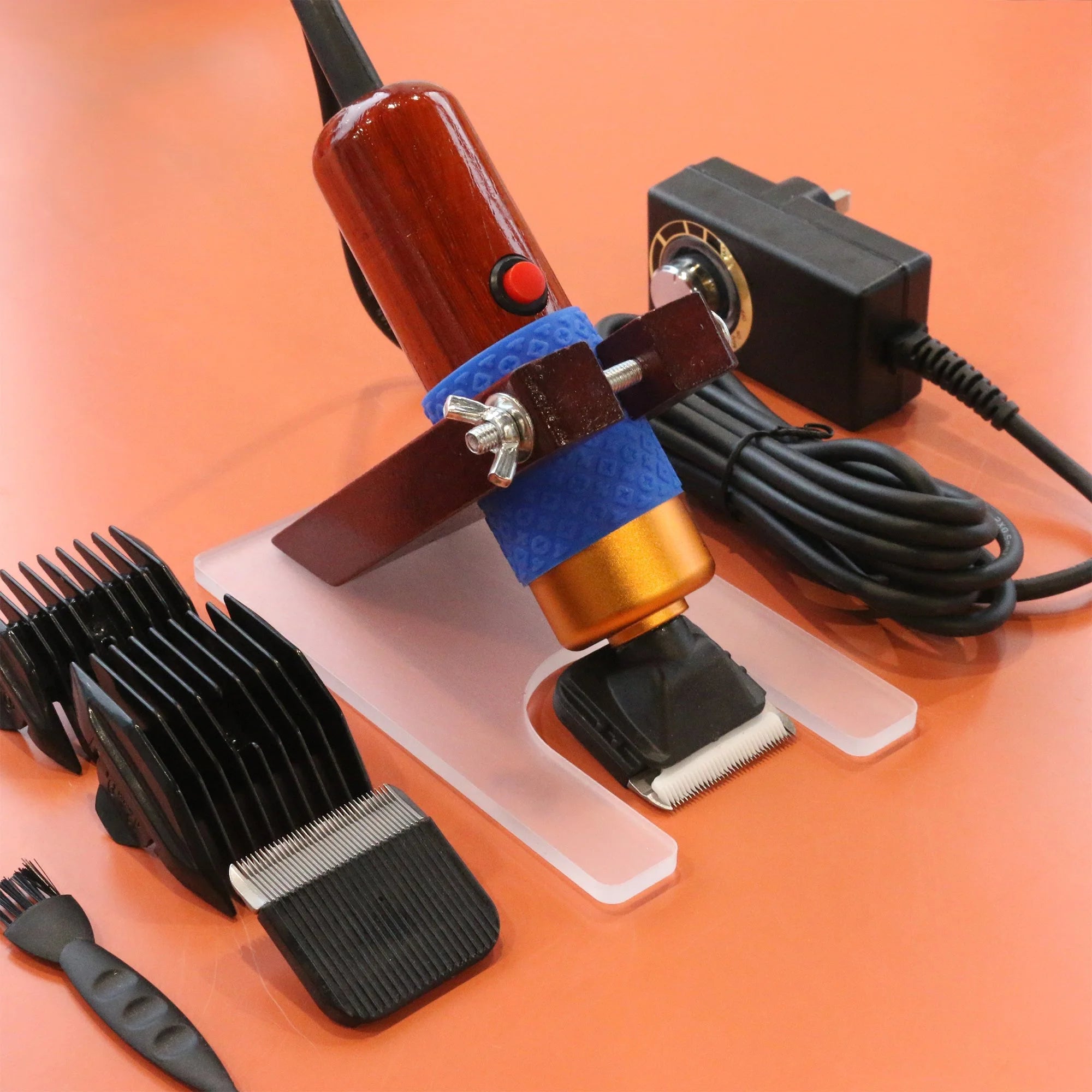 Tufting Trimmer with Shearing Guide